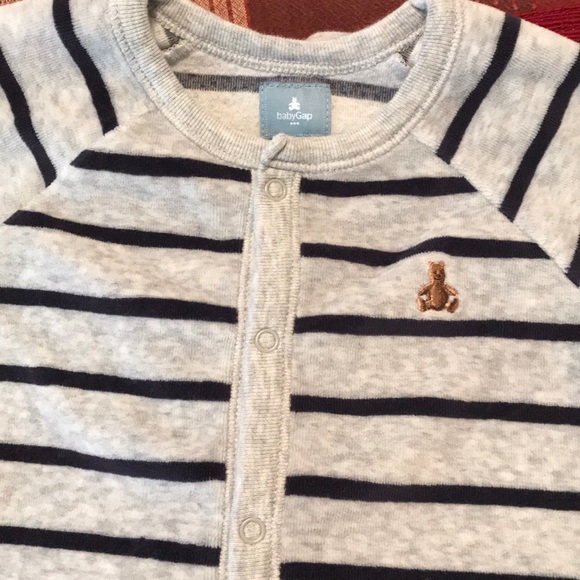 Baby Gap Onesie - Picture 3 of 4